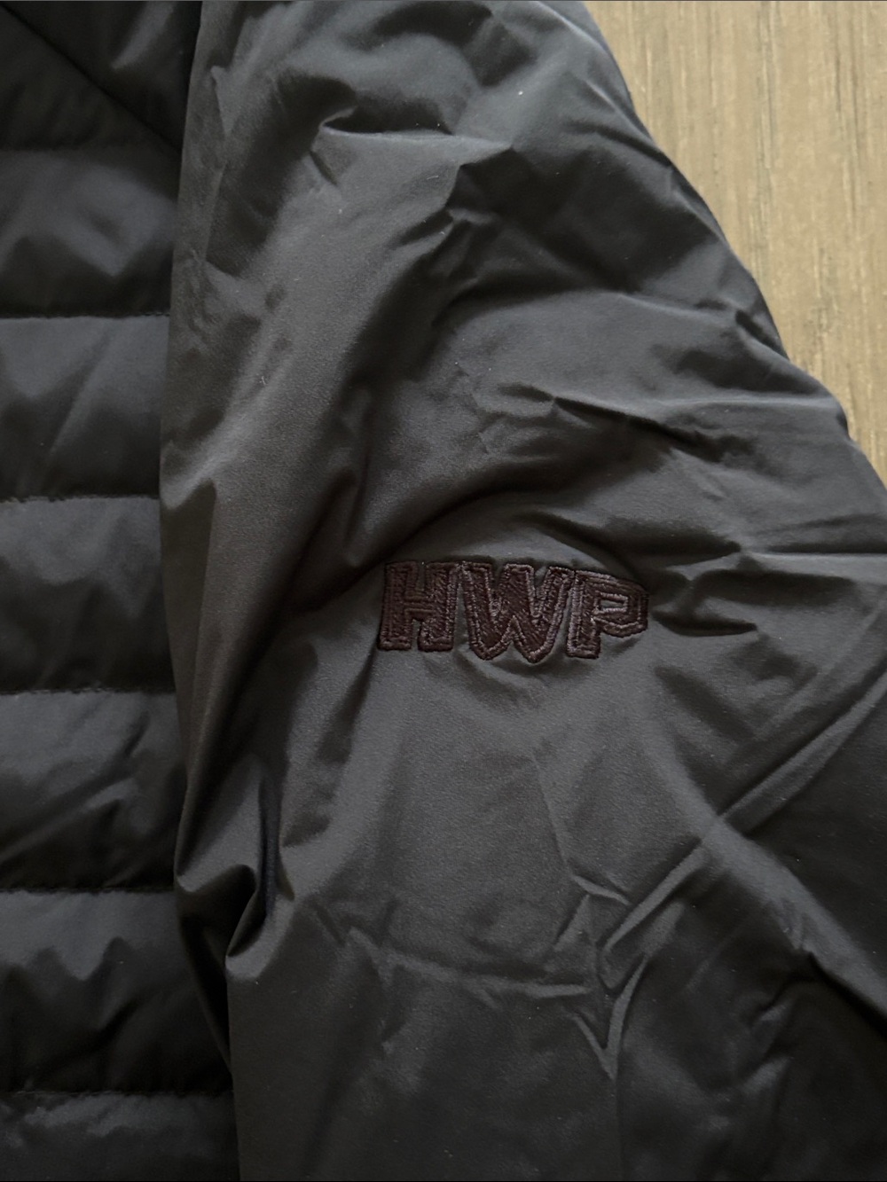 lululemon athletica Men's Black Hooded Puffer Jacket - Picture 3 of 4